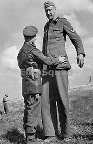 Ww2 Picture Photo Canadian Soldier With Surrendering Tallest German Soldier 765