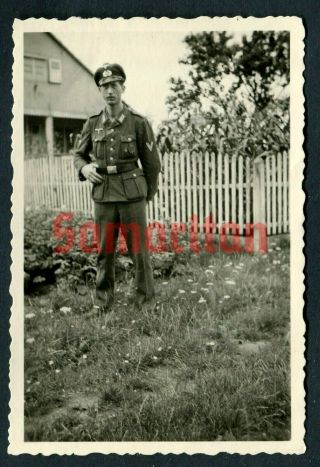C8 Ww2 German Photo Of Wehrmacht Soldier In Field Tunic And Cap