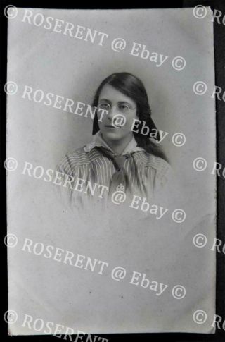 Ww1 A Girl With A Rifle Brigade Badge - Sweetheart Broach - Real Photo Postcard