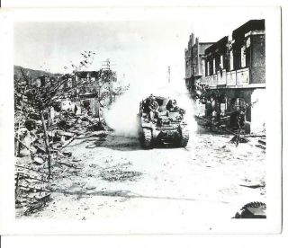 Ww2 Photo - Us Tank Rolling Down Street Somewhere In The Pacific Theater