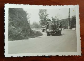 Ww2 German Army Photo - Soldiers On A Moving Army Truck 8.  5 X 6 Cm