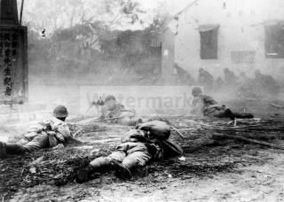 Ww2 Photo Japanese Machine Gunner Covers Up The Attack Of His Comrades On S 520