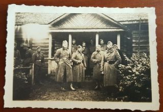 Ww2 German Army Photo - Soldiers Outside A Bunkhouse 8.  5 X 6 Cm