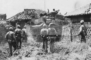 Ww2 Photo Us 1st Division Marines Observe Sherman M4a2 Tank In Naha On Okin 793