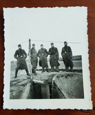 Ww2 German Army Photo - Soldiers Above A Bunker 1939 7.  5 X 6 Cm
