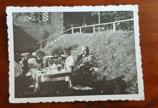 Ww2 German Army Photo - Soldiers Eating Outside 9 X 6 Cm