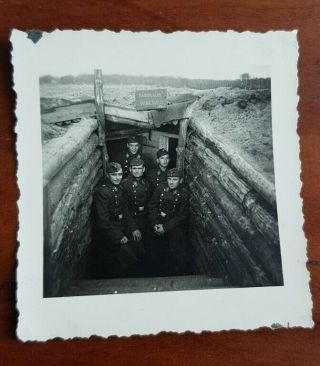 Ww2 German Army Photo - Soldiers In A Bunker 1939 6.  5 X 6.  5 Cm