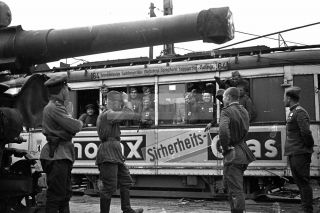 Ww2 Photo Soviet Soldiers And Commanders In A Berlin Tram Car 978