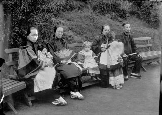 San Francisco: Chinese Family On Bench - Golden Gate Park - 1910 Glass Negative