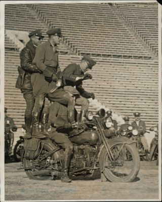 1926 Press Photo Motorcycle Officers Start Practice For Police Show In La