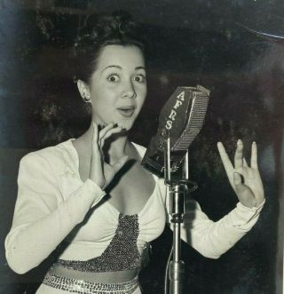 Olga San Juan Singing Afrs Radio Vintage B&w Photograph Snapshot 4.  5 X 6.  5