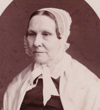 W Hobbs Saffron Walden Portrait Lady Victorian Antique Cdv Carte De Visite