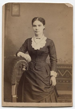 Cabinet Card Woman With Piercing Eyes.