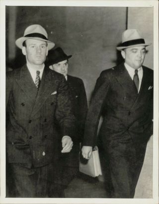 1936 Press Photo Fbi Director J.  Edgar Hoover With Public Enemy No.  1 Alvin Karpis