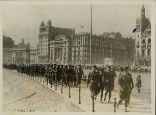 1927 Press Photo American Marines March Through International Port In Shanghai