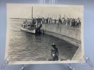 1930’s Photo Chefoo China Pier/sea Wall - Us Sailors Chinese People