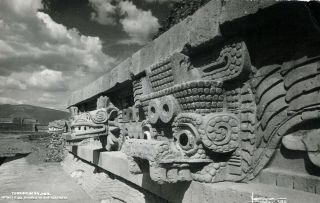 Vintage Black & White Photo Postcard Templo De Quetzalcoatl Teotihuacan Mexico