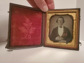 1840 To 1850 1/4 Plate Daguerreotype Of Handsome Man