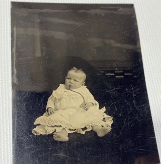 Rare Antique Victorian American Child,  Nursing on Murder Bottle Tintype Photo 3