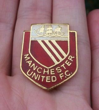 Manchester United Fc Red White & Gold Gilt Vintage Shield Pin Badge Rare Vgc