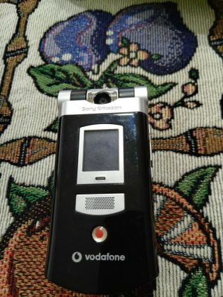 Sony Ericsson Vodafone V800,  V802se.  Rare Flip Mobile Phone No Battery.