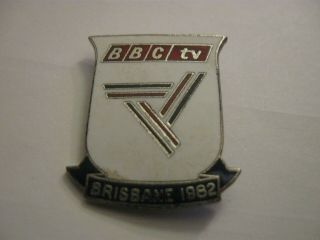 Rare Old 1982 Brisbane Commonwealth Games Bbc Tv Enamel Brooch Pin Badge