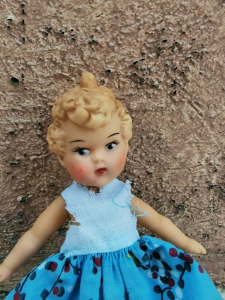VINTAGE RARE MEXICAN RUBBER SQUEEZE GIRL DOLL 6 3/4 