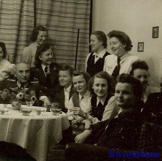 Rare Group Female Wehrmacht Blitzmädel Helferin Girls W/ Officer At Table