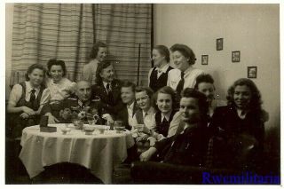 RARE Group Female Wehrmacht Blitzmädel Helferin Girls w/ Officer at Table 2