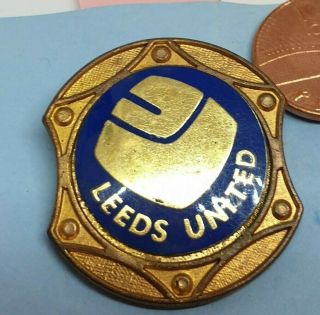 Lufc Rare Vintage Leeds United Pin Badge - Smiley - Gold On Blue Plastic Insert