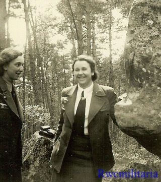 Rare Jovial Female Uniformed Wehrmacht Blitzmädel Helferin Girls In Woods