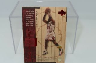 Michael Jordan Keith Van Horn 1998 Holding Court 900/2300 J17 Rare Bulls