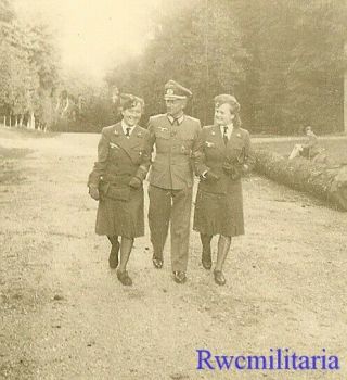Rare Pair Female Wehrmacht Blitzmädel Helferin Girls W/ Officer On Walk