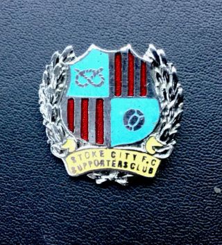 Rare 1970 - 80s Stoke City F.  C Supporters Club Badge