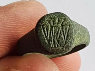 RARE ANCIENT ROMAN MILITARY BRONZE SEAL RING WITH INSCRIPTIONS.  5,  1 GR.  17 MM 2