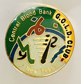 Central Blood Bank Gold Club Pin Badge Years Rare Vintage (k21)