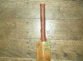 RARE VINTAGE CRICKET BAT MADE OF SELECTED WILLOW AND MADE IN PAKISTAN 3