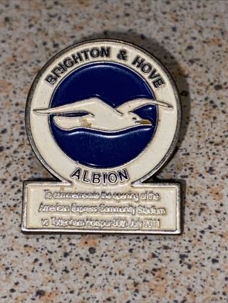 Very Rare Brighton And Hove Albion Fc Football Pin Badge Postage