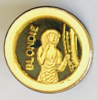 Blondie Rock Singer Retro Music Novelty Pin Badge Rare Vintage (c16)