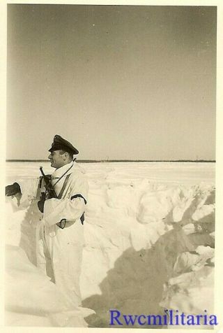 RARE Wehrmacht Officer in Snow Camo w/ Mp - 40 Maschinenpistole in Trenchline 2