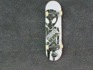 Steve Berra Alien Workshop Tech Deck Skateboard 96mm Fingerboard Rare Vintage Dc
