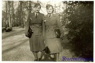 RARE Female Uniformed Wehrmacht Blitzmädel Helferin Girls w/ Purses 2