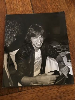 Rare Press Photo - Mick Jagger - Rolling Stones - 1977 - 7” x 8” 2