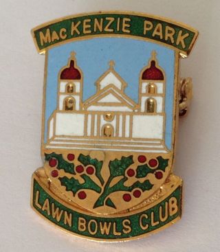 Mackensie Park Lawn Bowling Club Badge Rare Vintage (l35)