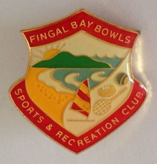 Fingal Bay Bowling Sports & Recreation Club Badge Rare Vintage Windsurfer (k8)