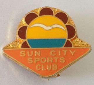 Sun City Sports Bowling Club Badge Rare Vintage (m22)