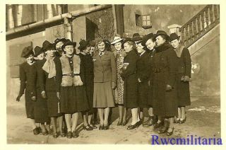 RARE Female Uniformed Wehrmacht Blitzmädel Helferin Girl w/ Friends 1940 2