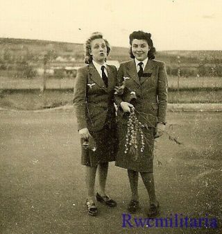 Rare Full Outdoor Pic Pair Female Luftwaffe Blitzmädel Helferin Girls