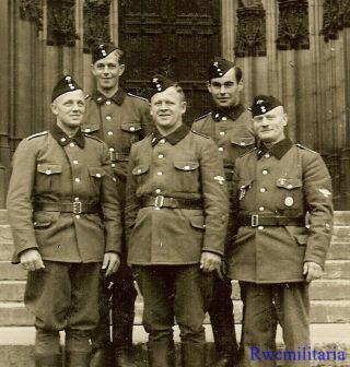 Port.  Photo: Rare German Elite Kraffahrkorps Soldiers Posed On Cathedral Steps