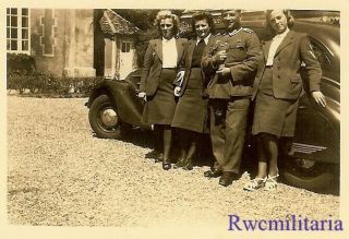 RARE Female Luftwaffe Blitzmädel Helferin Girls by Wehrmacht Staff Car 2